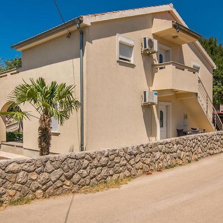 Cozy Apartment In Malinska Dubasnica With Wifi Kültér fotó