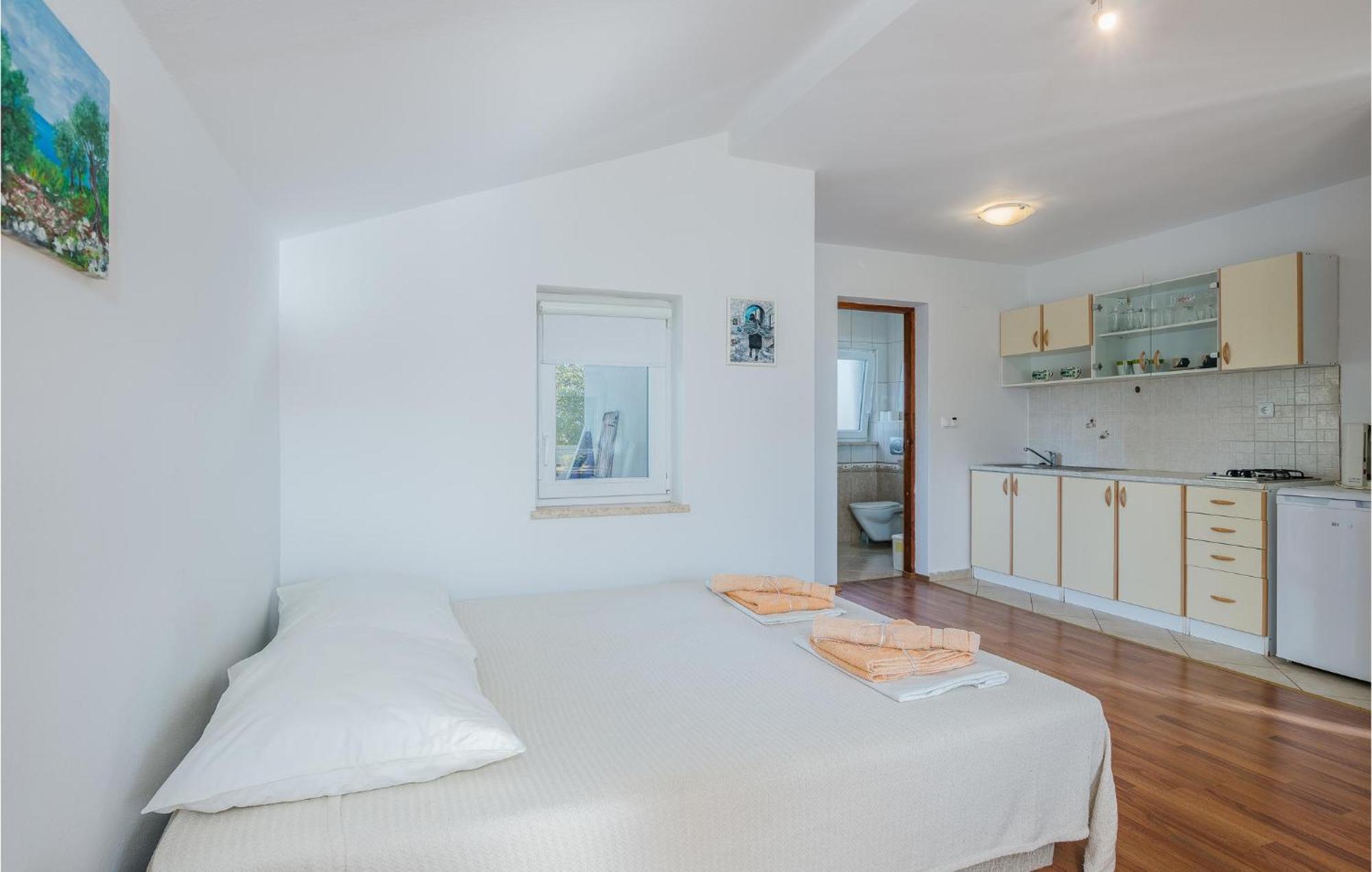 Cozy Apartment In Malinska Dubasnica With Wifi Kültér fotó