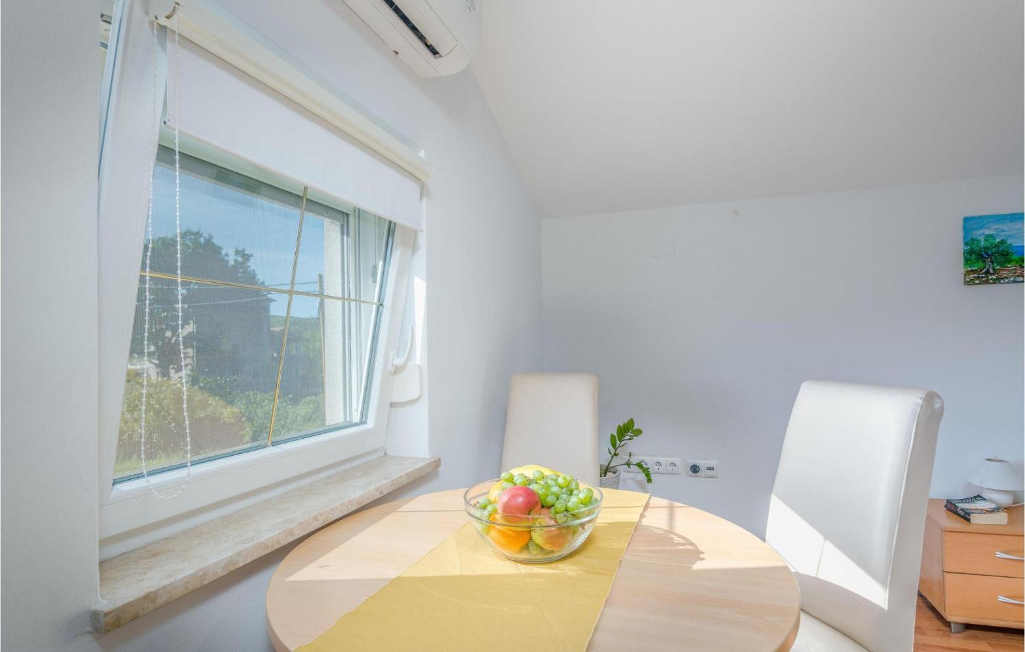 Cozy Apartment In Malinska Dubasnica With Wifi Kültér fotó