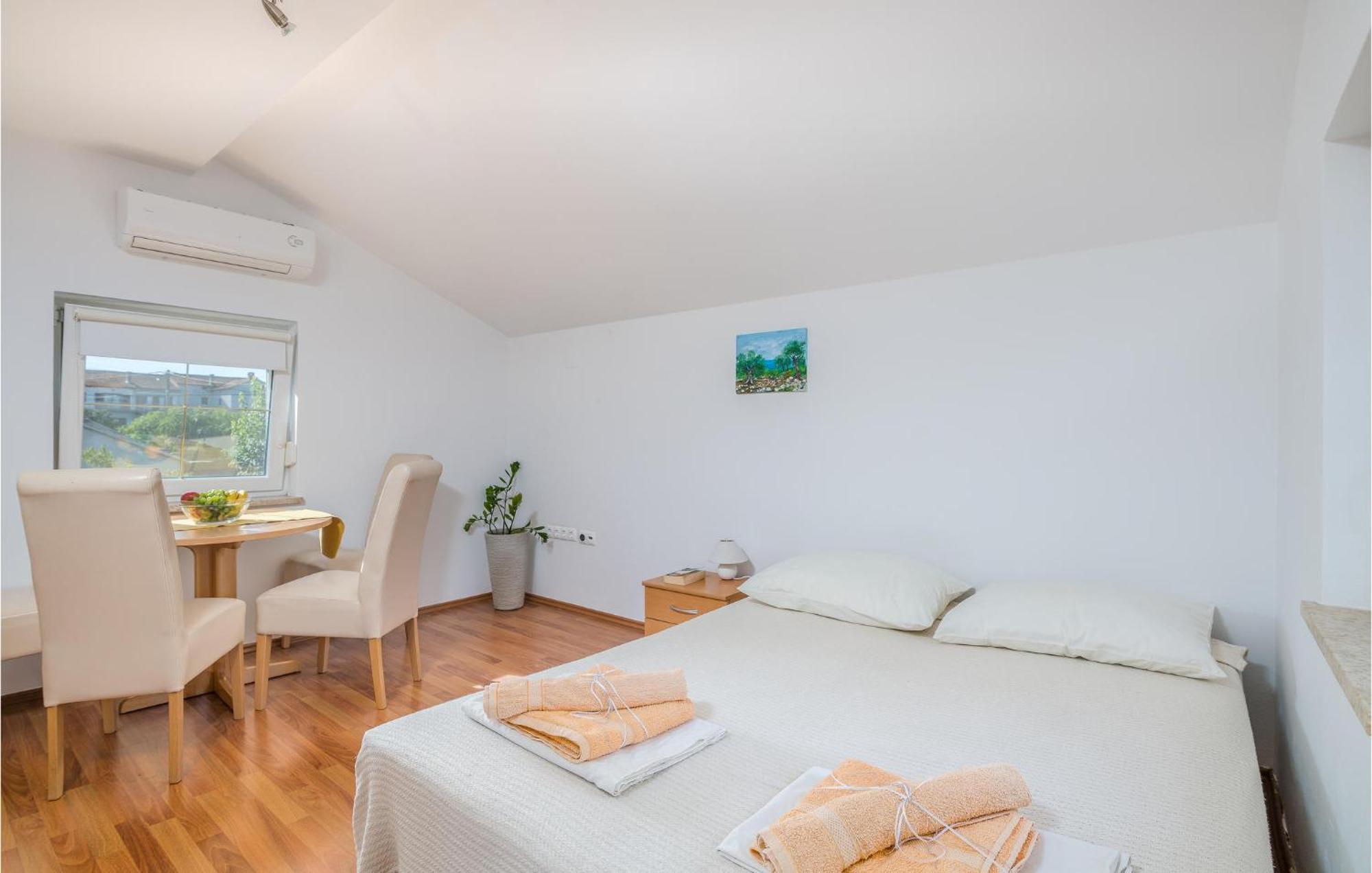 Cozy Apartment In Malinska Dubasnica With Wifi Kültér fotó
