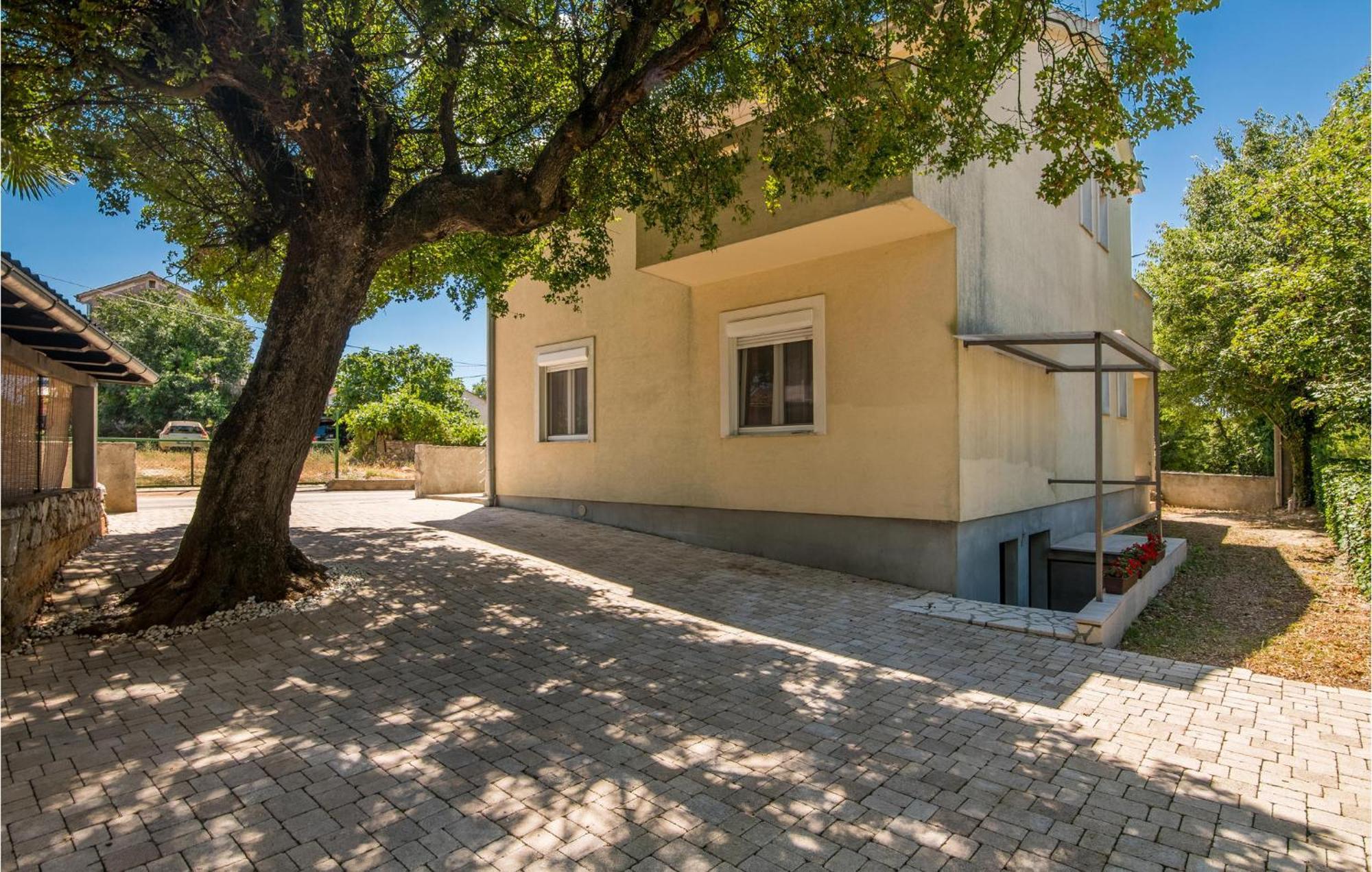 Cozy Apartment In Malinska Dubasnica With Wifi Kültér fotó
