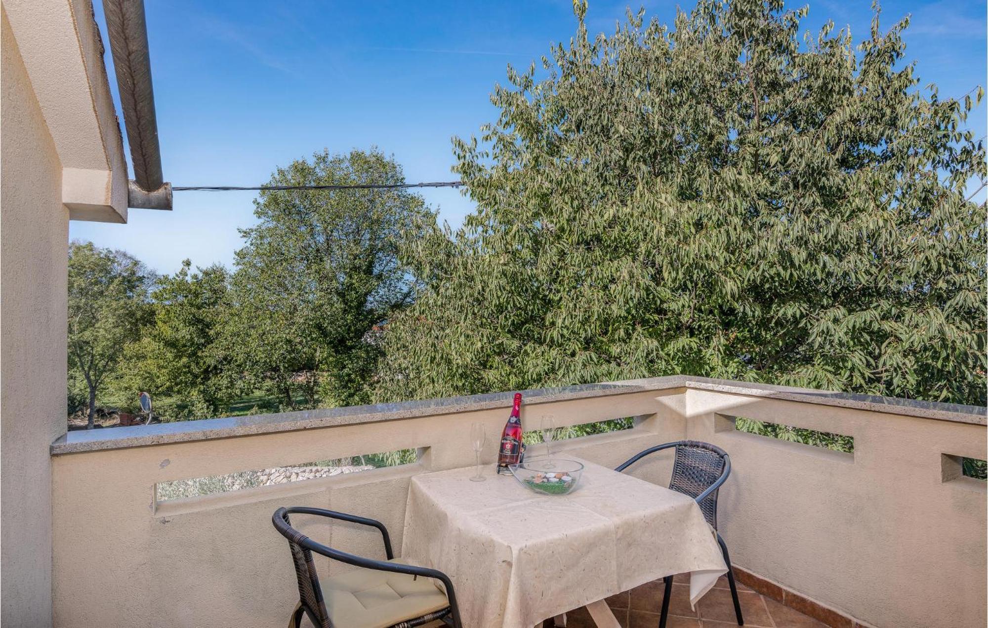 Cozy Apartment In Malinska Dubasnica With Wifi Kültér fotó